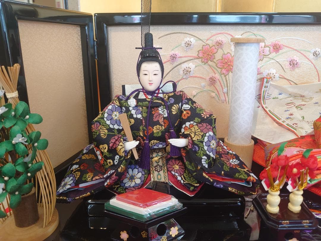 ●新品おひなさま●　桜づくし刺繍飾り　フルセット