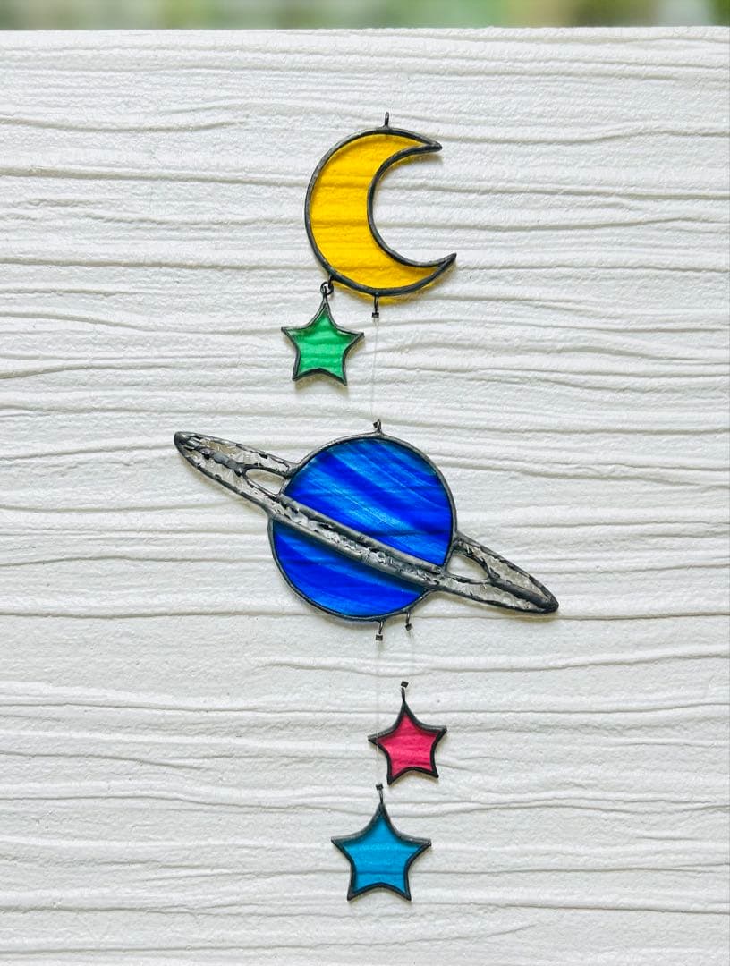 【ステンドグラス】惑星のサンキャッチャーとオリーブのリース