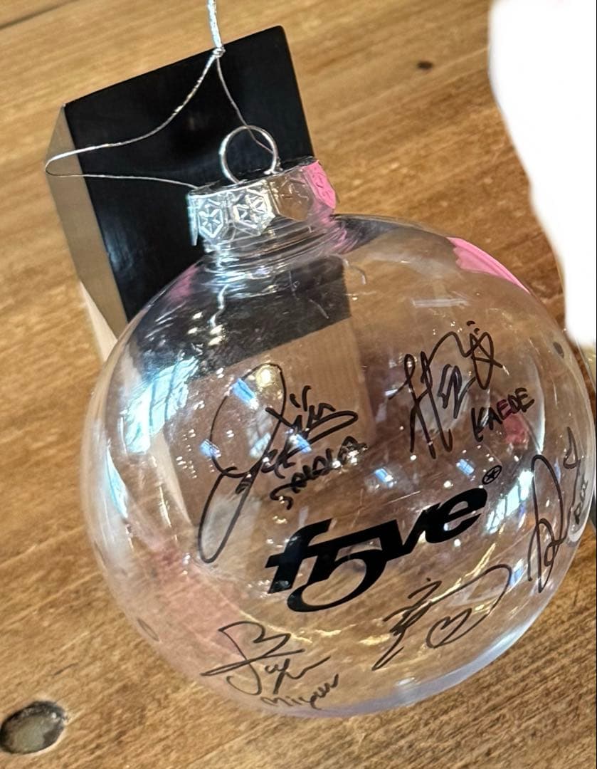 f5ve 直筆サイン入りオーナメント