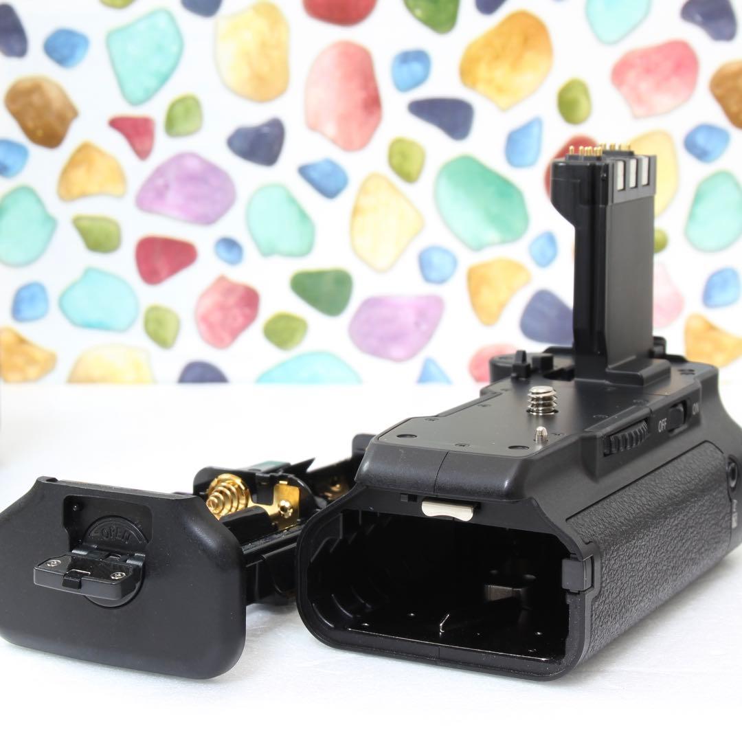 ♥︎◇Canon KISS N ◇レンズキット♪ ◇バッテリーグリップ付き♪