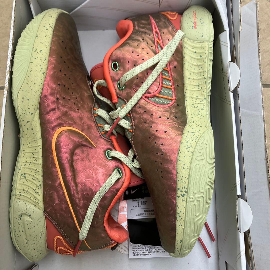 ナイキ　スニーカー　バッシュ　レブロン 21 エレメンタルゴールド　クイーン