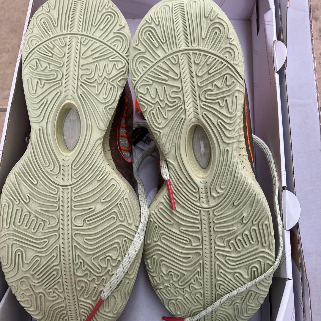 ナイキ　スニーカー　バッシュ　レブロン 21 エレメンタルゴールド　クイーン