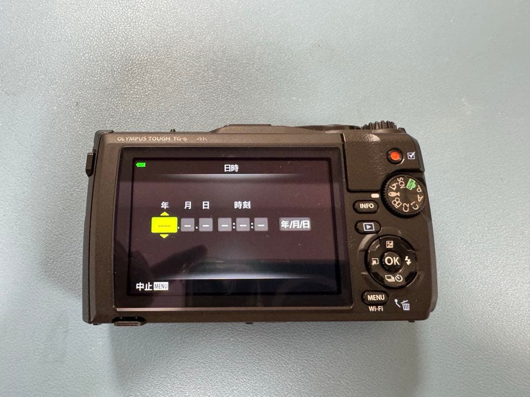 OLYMPUS Tough TG-6 本体とPT-059 ハウジングと付属品