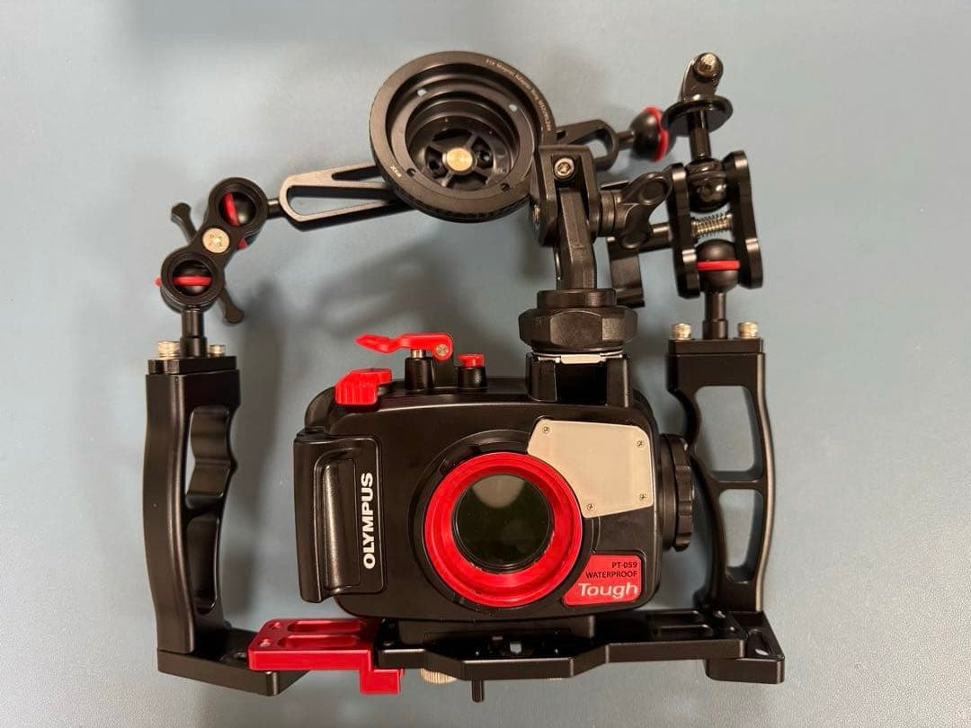 OLYMPUS Tough TG-6 本体とPT-059 ハウジングと付属品