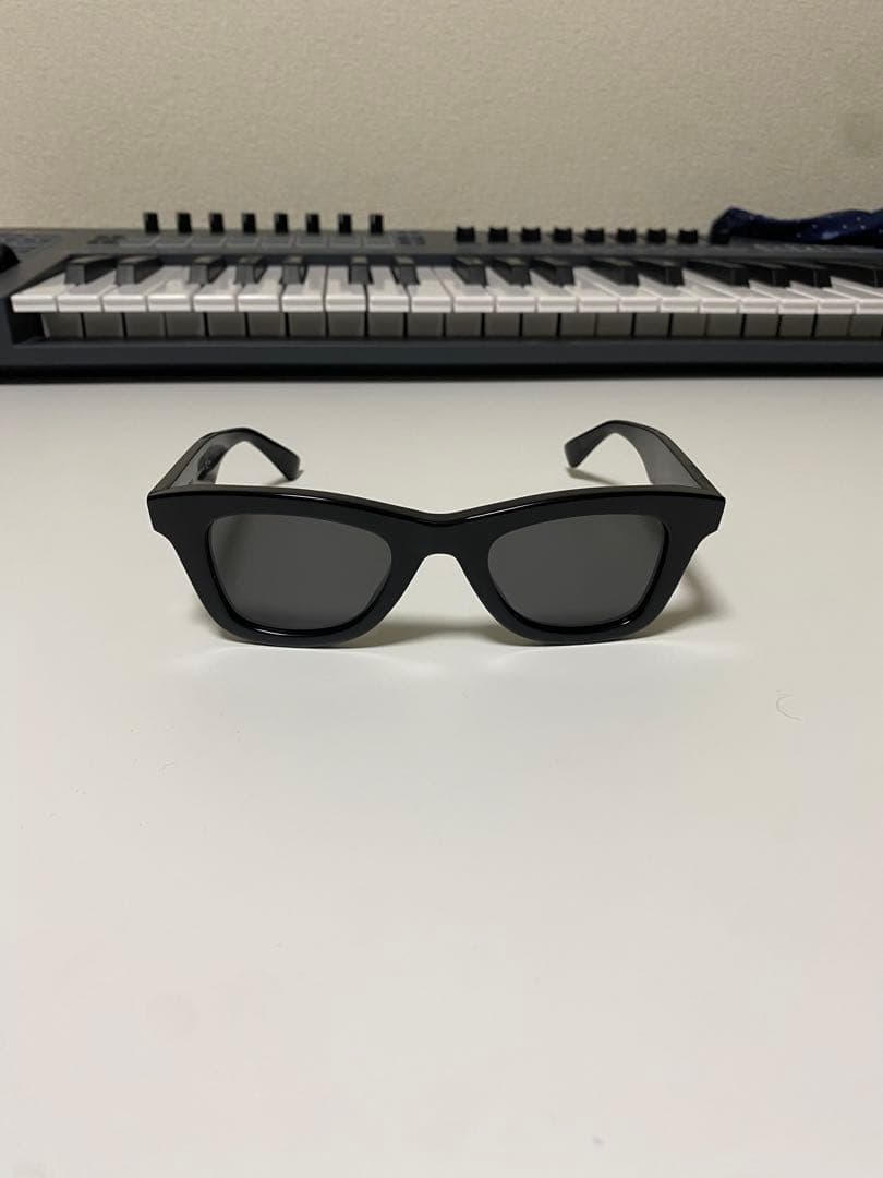 BOTTEGA VENETA ブラック サングラス