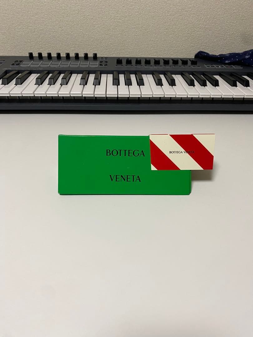 BOTTEGA VENETA ブラック サングラス