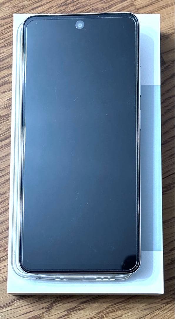 OPPO A5x ホワイト　SIMフリー6.7型　4GB/128GB おまけ付き