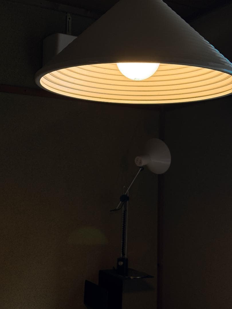 ペンダントランプ　ポストモダン　シンプル　レトロ