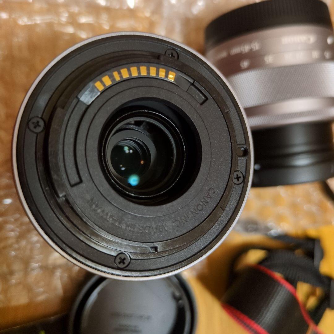 Canon EOS Kiss M ホワイト レンズ2本付き