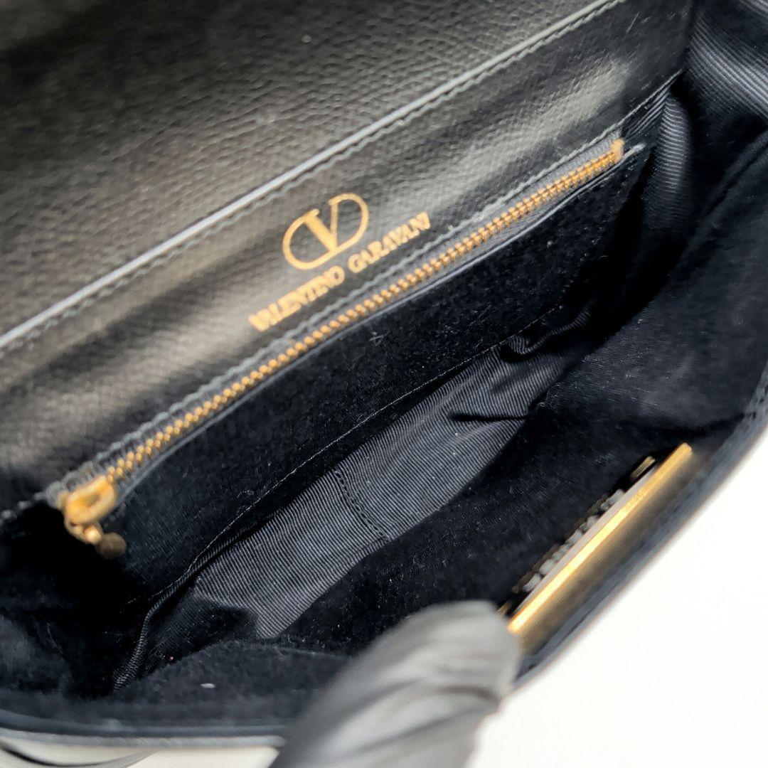 未使用 ヴァレンティノガラヴァーニ ショルダーバッグ フリンジ 本革 ブラック