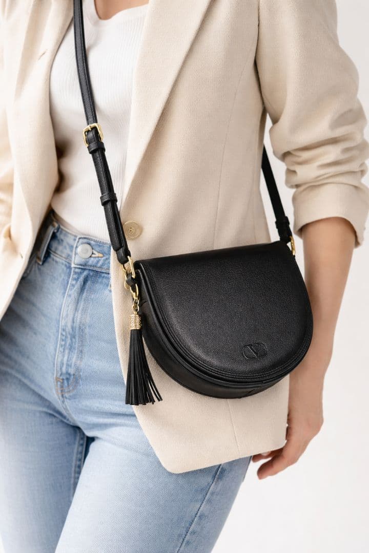 未使用 ヴァレンティノガラヴァーニ ショルダーバッグ フリンジ 本革 ブラック