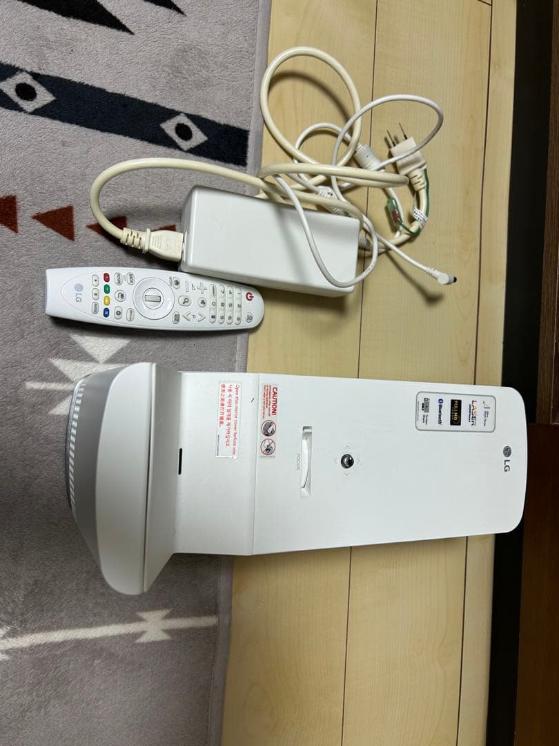 LG 超短焦点プロジェクター HF85JG