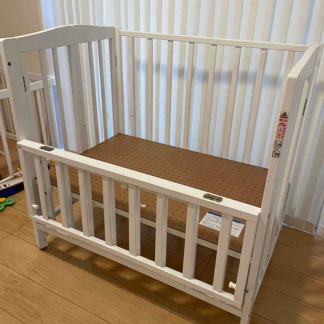 カトージ　ホワイト　ミニベビーベッド キャスター付き 60×90 品番02700