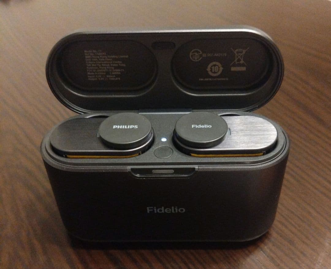 PHILIPS Fidelio ワイヤレスイヤフォンセット