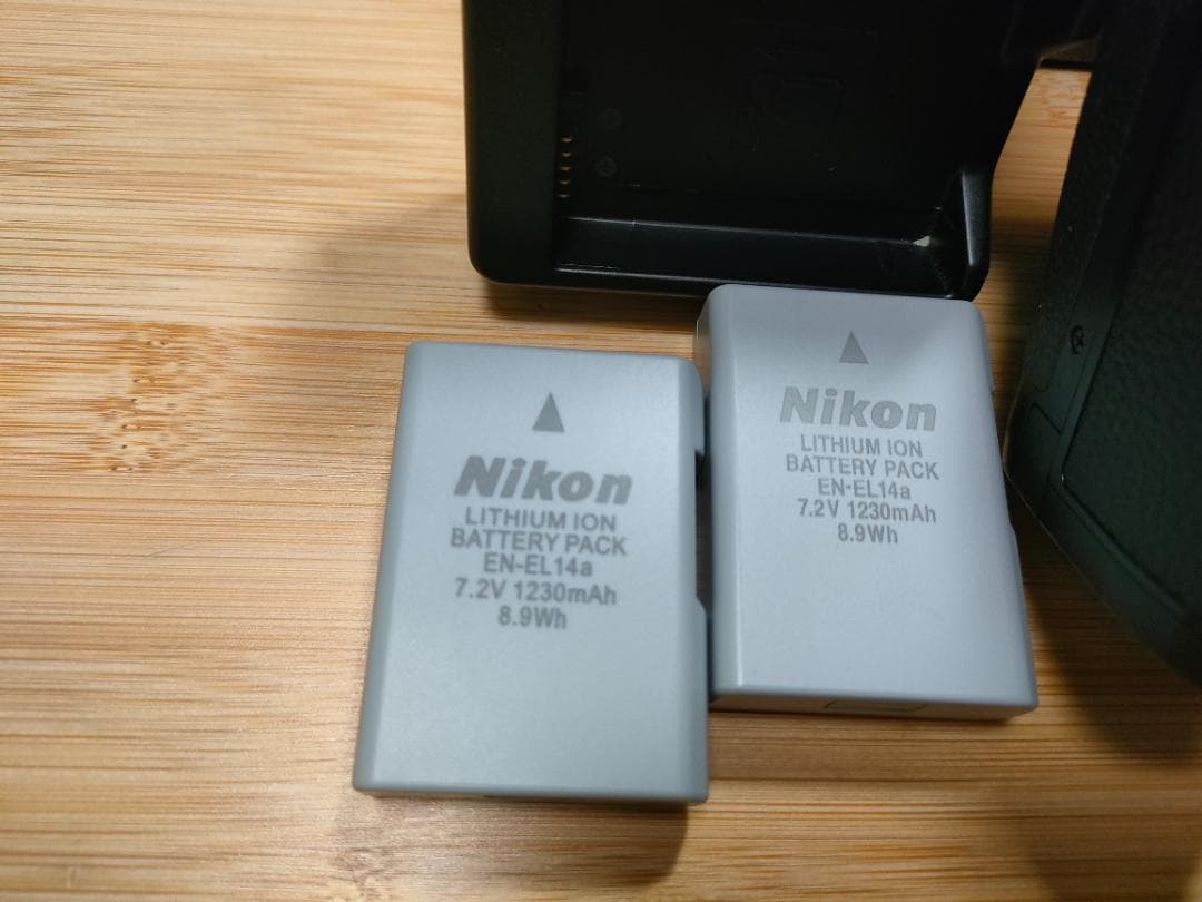 シャッター数【3837枚】美品、Nikon デジタル一眼レフカメラ Df ボディ