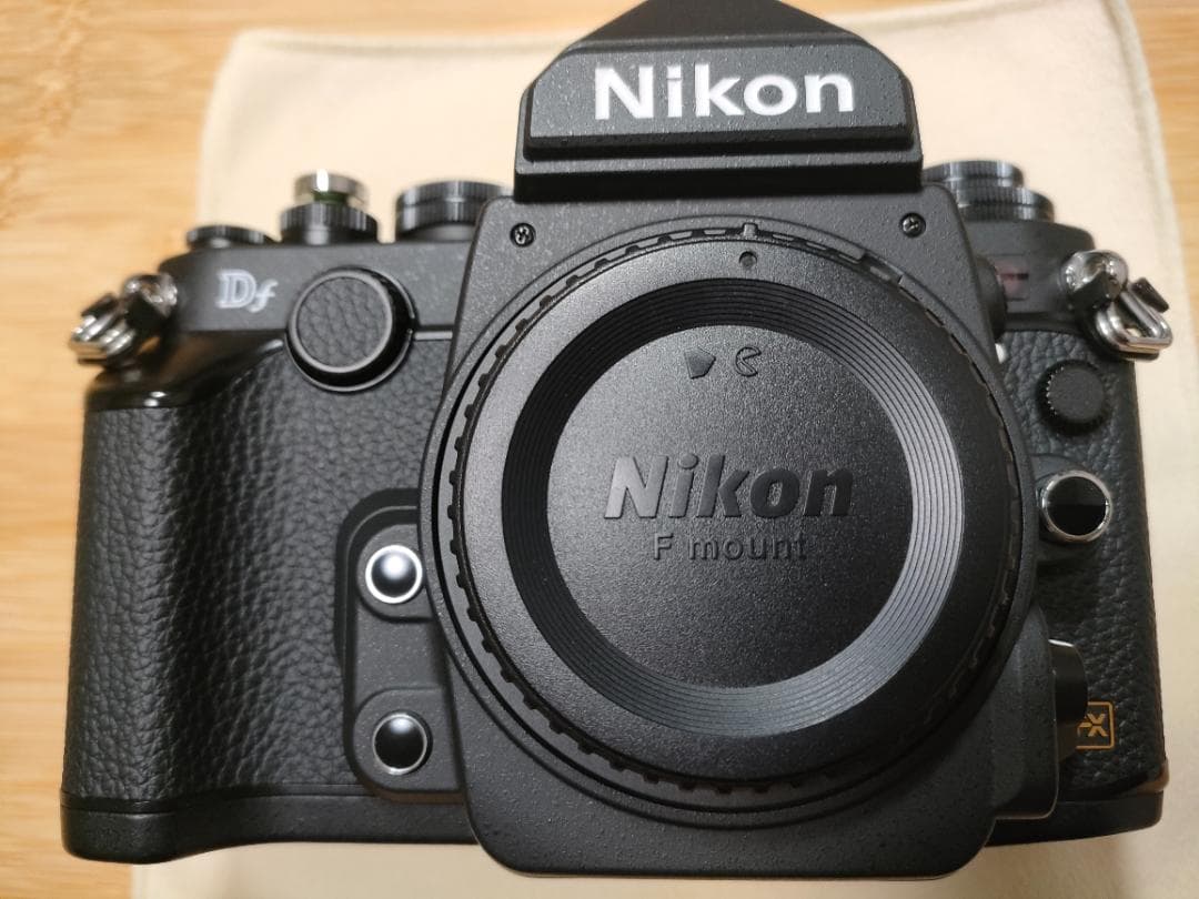 シャッター数【3837枚】美品、Nikon デジタル一眼レフカメラ Df ボディ