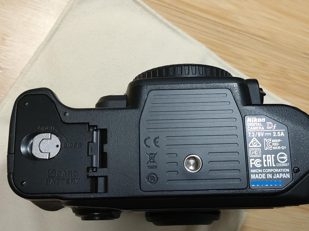 シャッター数【3837枚】美品、Nikon デジタル一眼レフカメラ Df ボディ