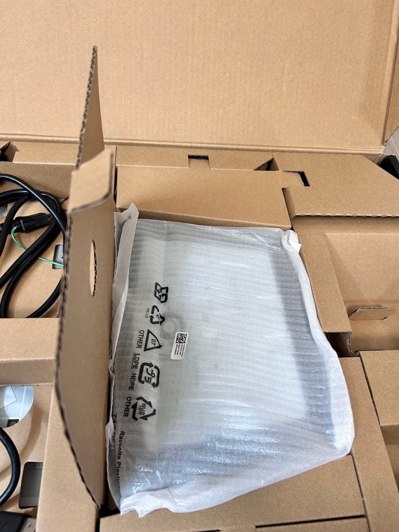 DELL 27インチ 4K USB-Cハブモニタ　U2723QEモデル