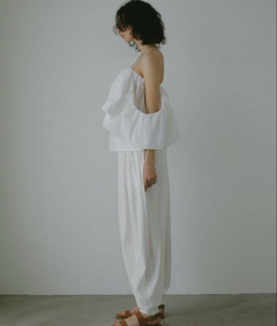 新品！ETRETOKYO ウエストギャザーバルーンカットパンツ　ホワイトMサイズ