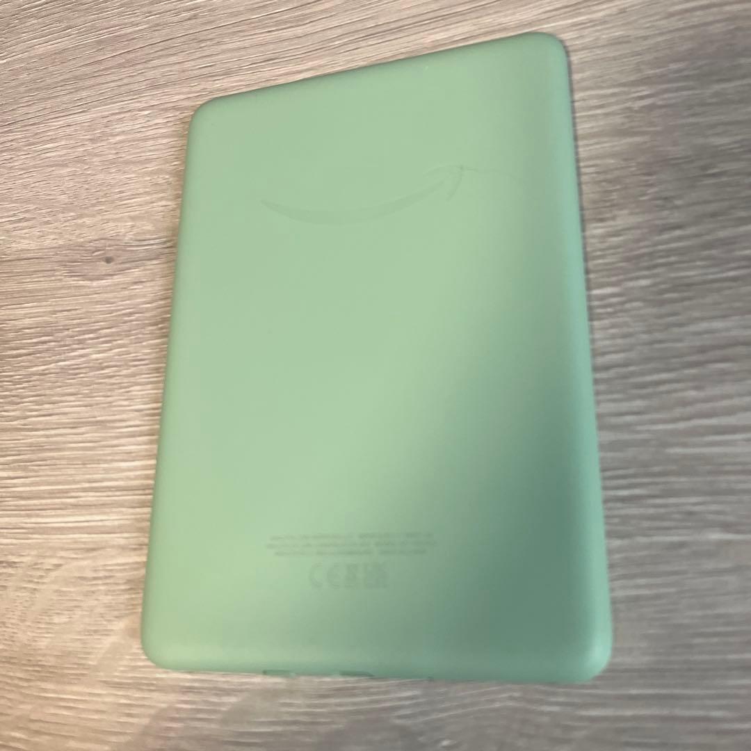 New Kindle (2024年発売)、6インチディスプレイ電子書籍　マッチャ