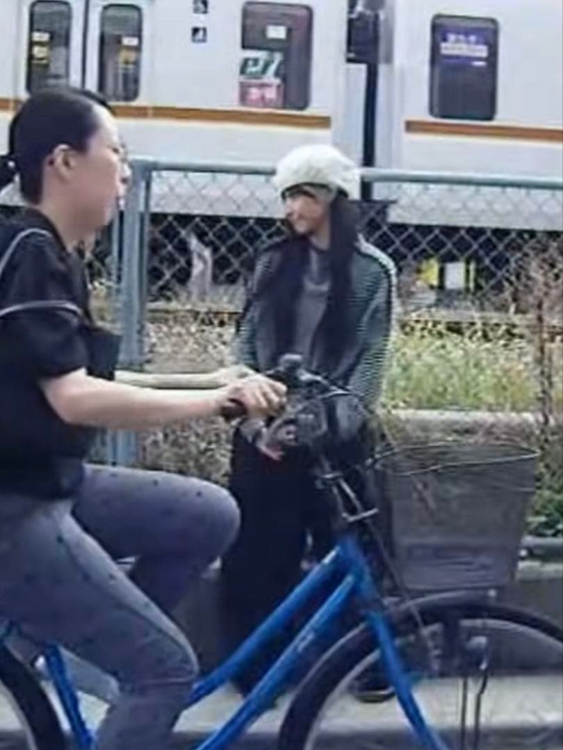 トップス UNIF Ctrl Sweater