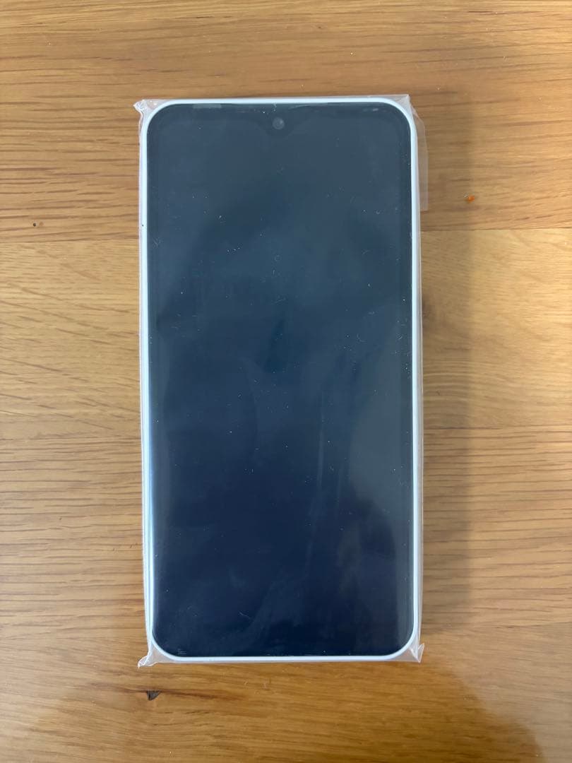 docomo 富士通 アローズ F-51B ホワイト