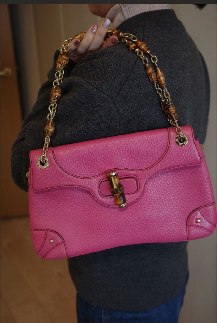 美品GUCCI (グッチ)のピンク 牛革バッグ バンブーハンドル