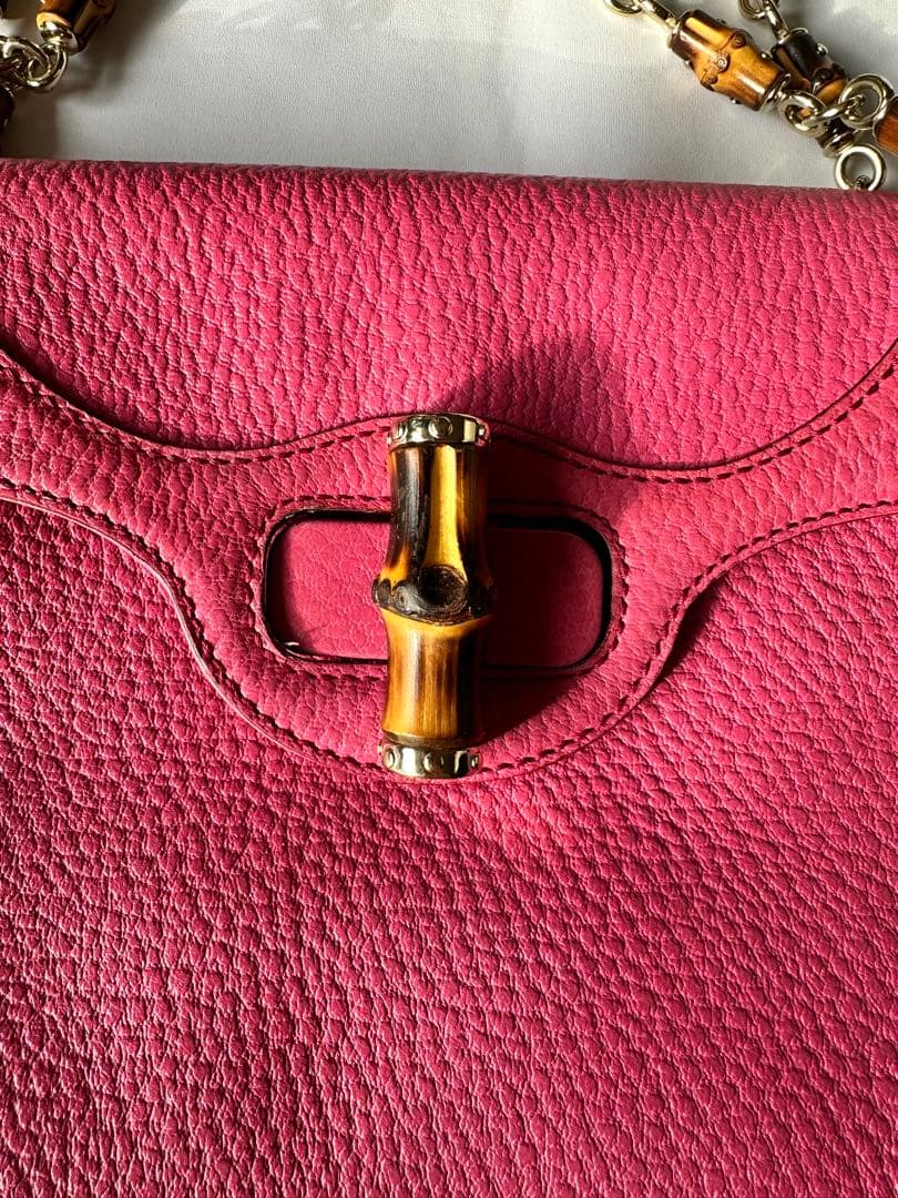 美品GUCCI (グッチ)のピンク 牛革バッグ バンブーハンドル