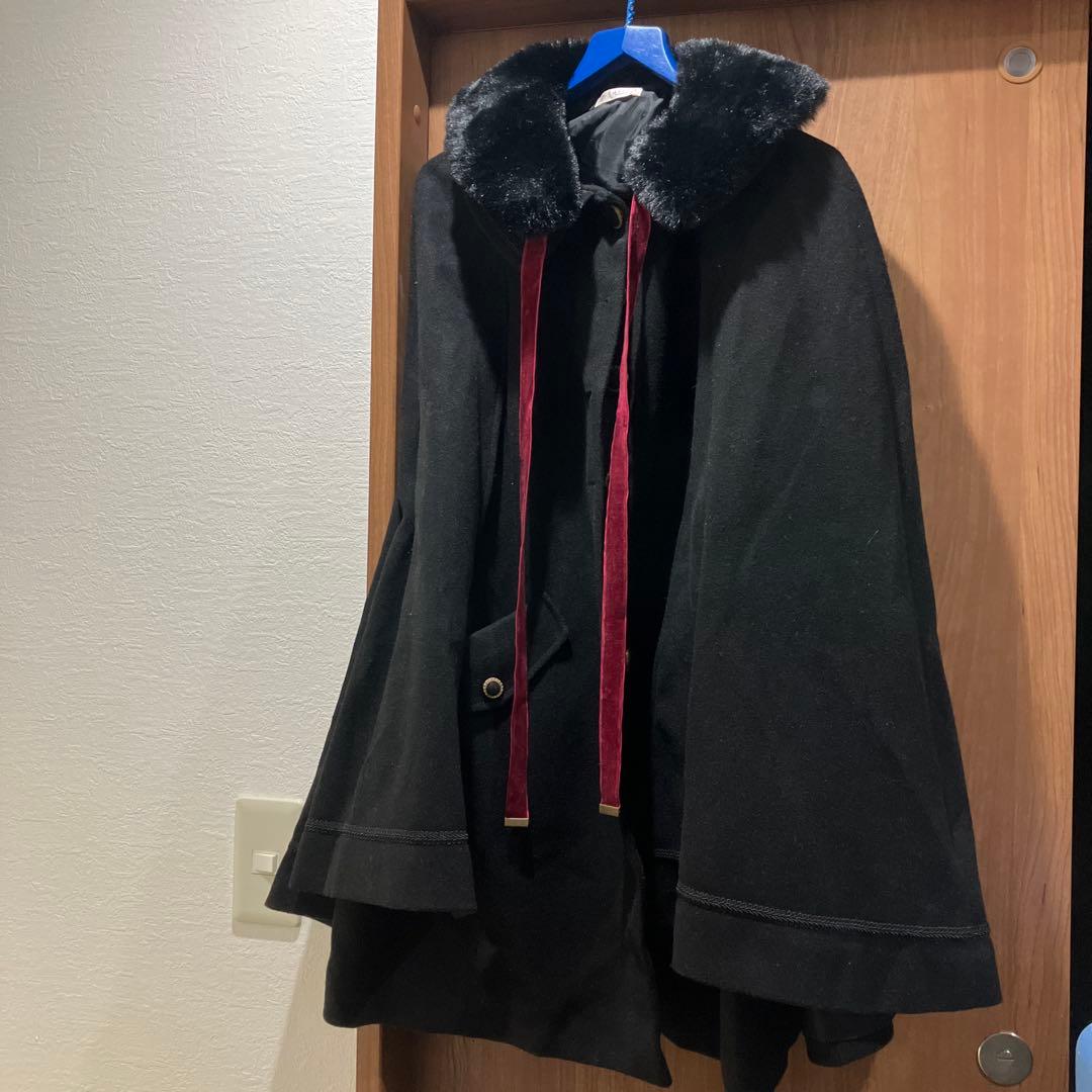 axes femme ファー襟付きケープコート 黒　ポンチョ　アクシーズファム