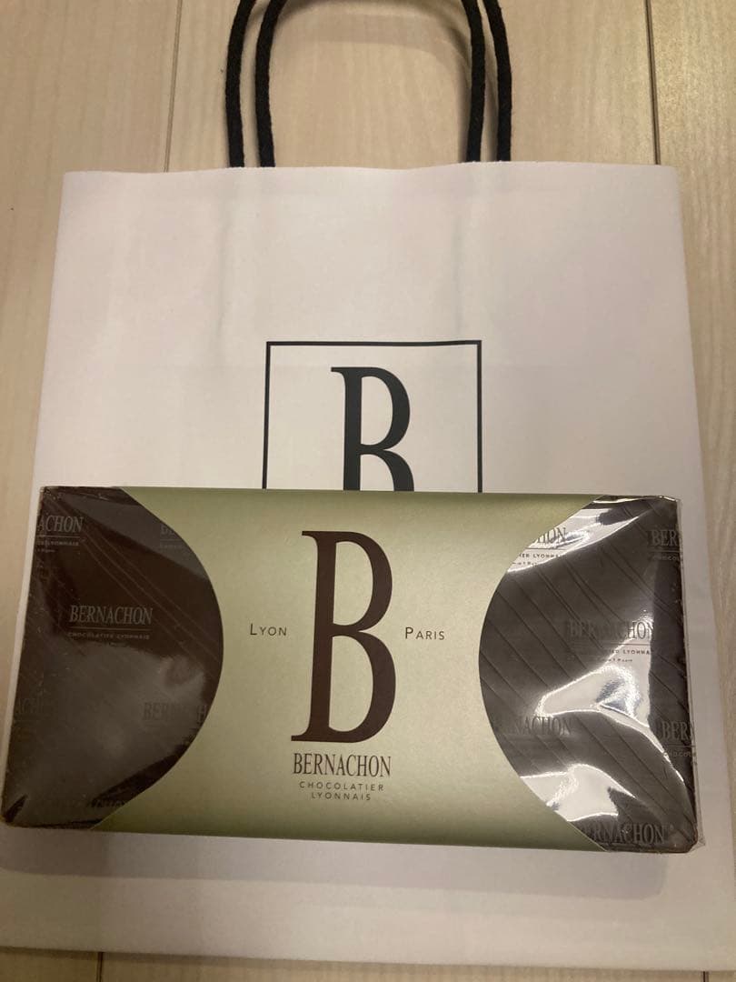 サロンドュショコラ　ベルナシオン　タブレット フイユティーヌ ノワール