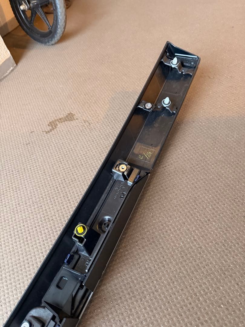 ランクル250純正バックドアガーニッシュ