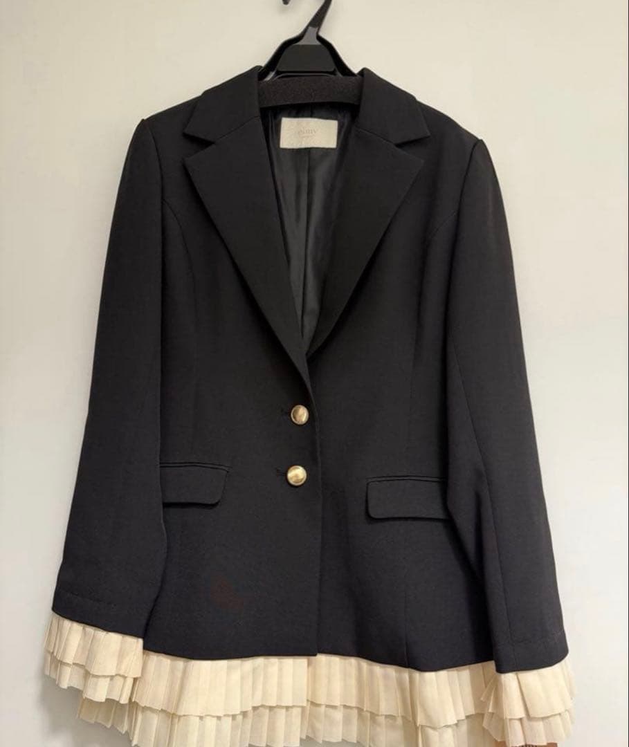 プリーツトリムテーラードジャケット