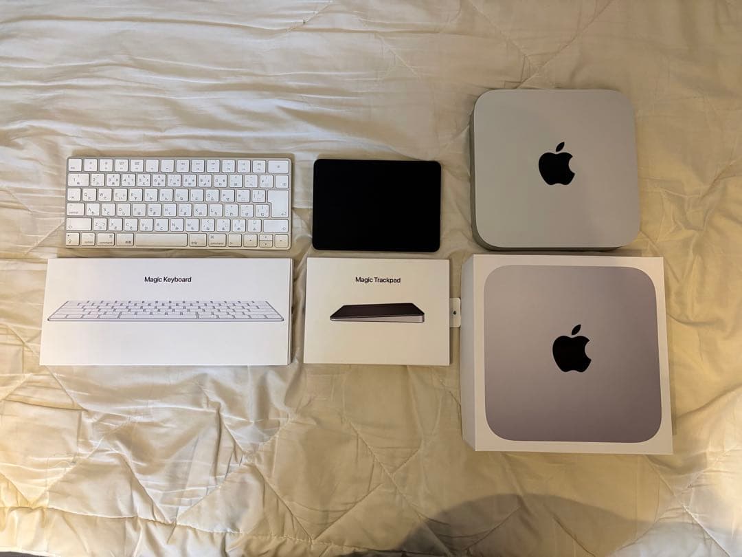 Macデスクトップ Mac mini + Magic Keyboard + Trackpad