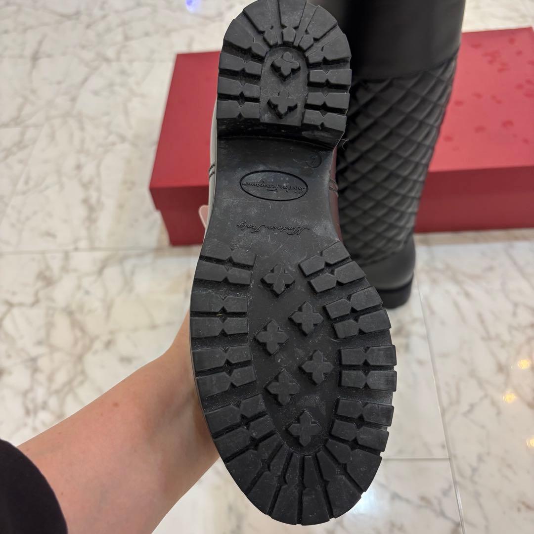 新品未使用Salvatore Ferragamo ブラックロングブーツラバー長靴