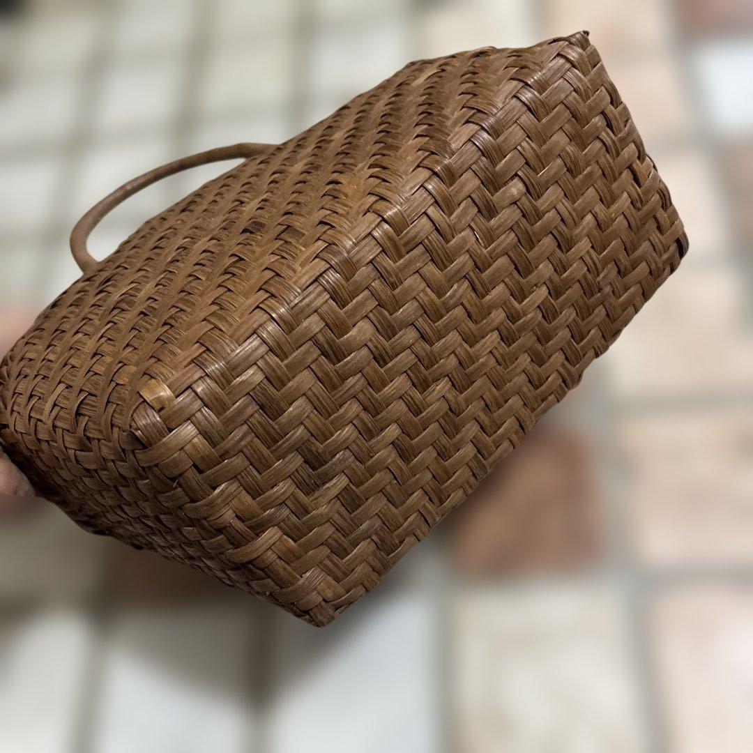 山葡萄のバッグ　天然素材のバスケット型かごバッグ
