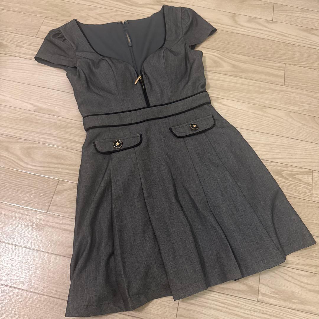 jewels XSサイズ ラメフロントジップハイウエストプリーツミニドレス