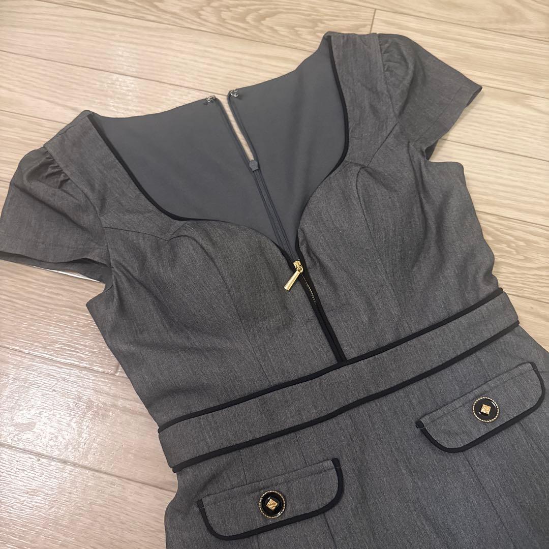 jewels XSサイズ ラメフロントジップハイウエストプリーツミニドレス