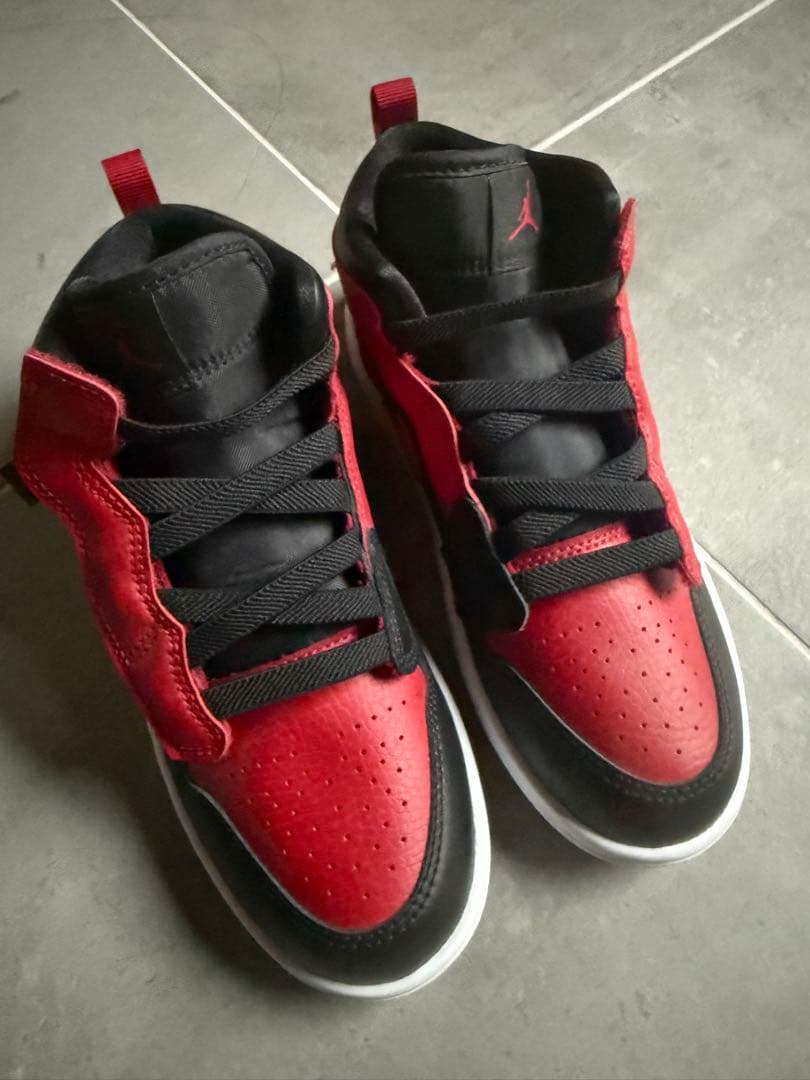 大太郎様ナイキ ジョーダン JORDAN 1 MID ALT BANNED