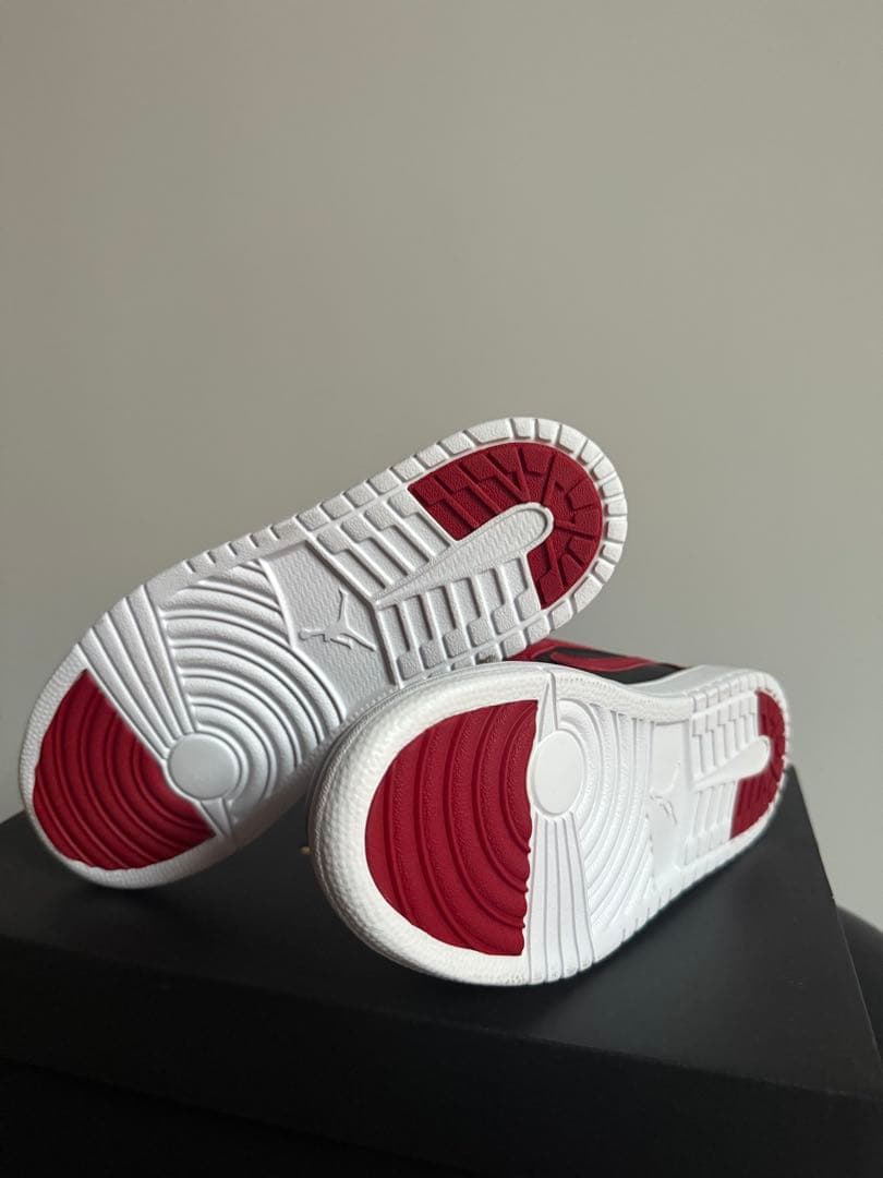 大太郎様ナイキ ジョーダン JORDAN 1 MID ALT BANNED