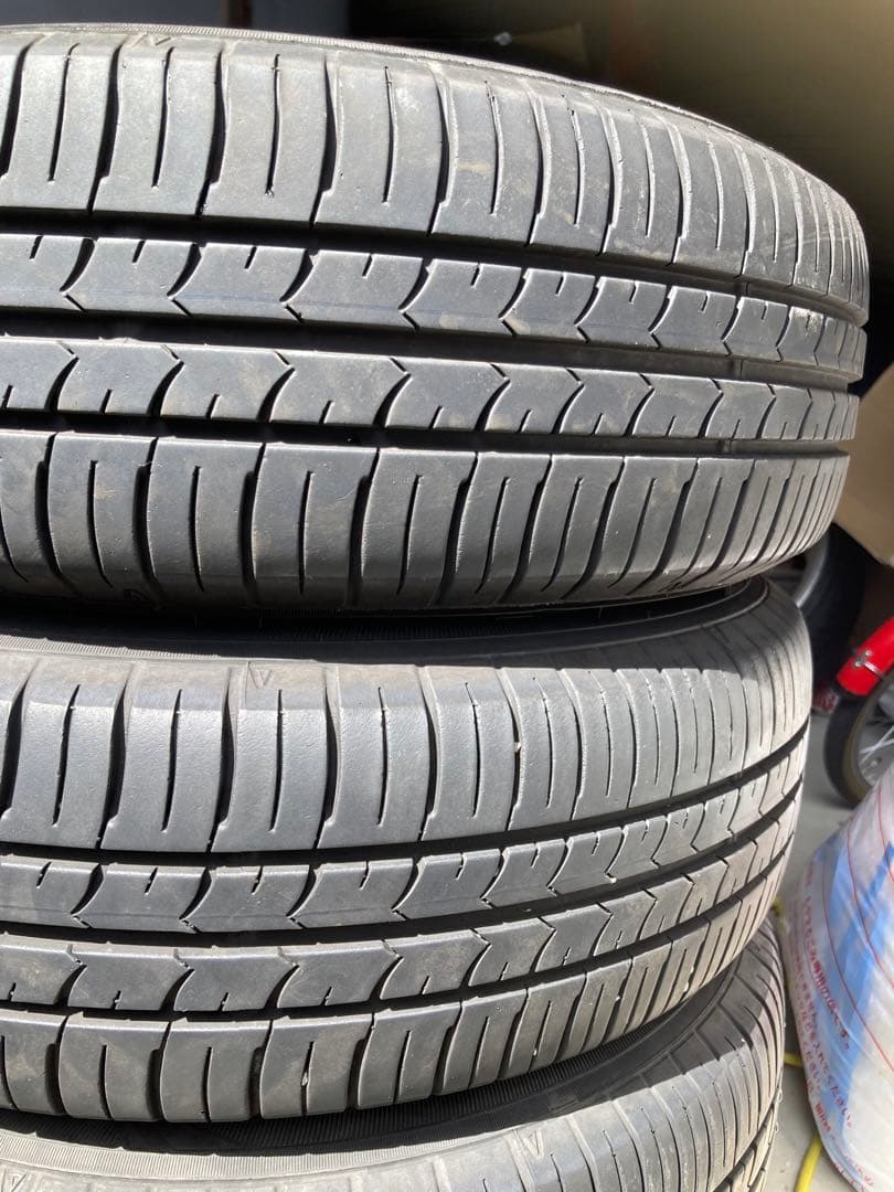タイヤほぼ新品！グッドイヤーEfficientGrip ECO175/65R14
