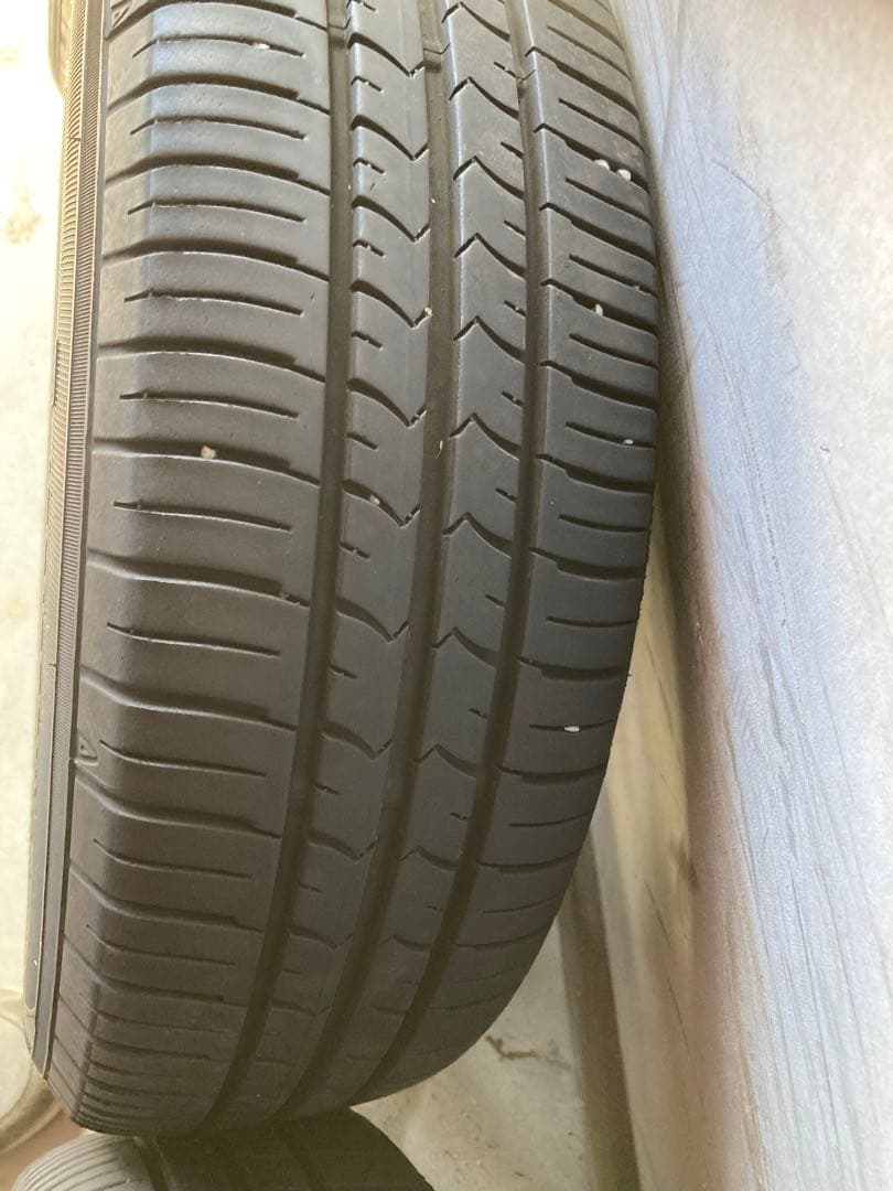 タイヤほぼ新品！グッドイヤーEfficientGrip ECO175/65R14