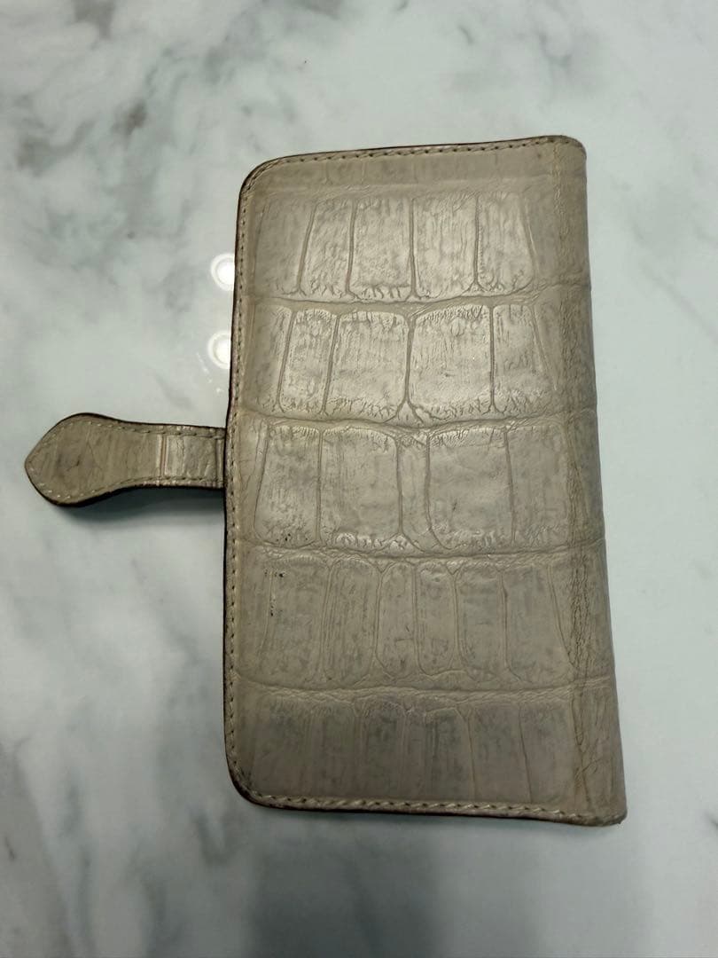 ベージュ クロコダイル型押し本革手帳型ケース