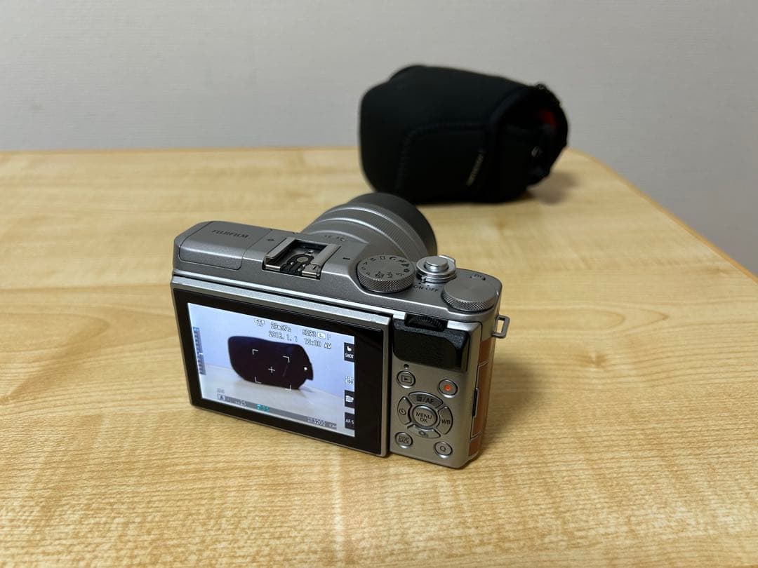 Fujifilm X-A5 ブラウン レンズキット(おまけ付き)