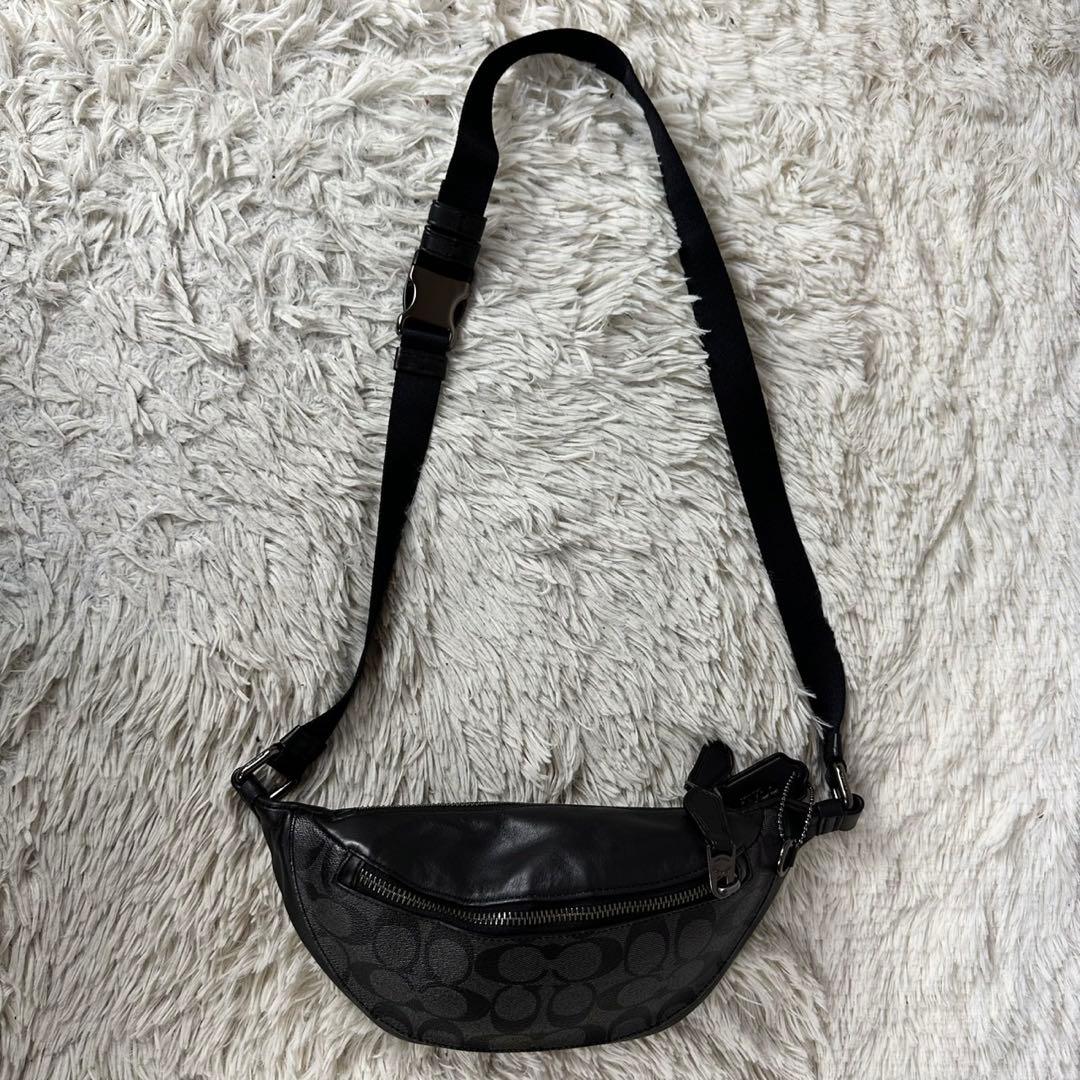 美品 コーチ PVC 2WAY ウエストバッグ シグネチャー ロゴ型押し 黒