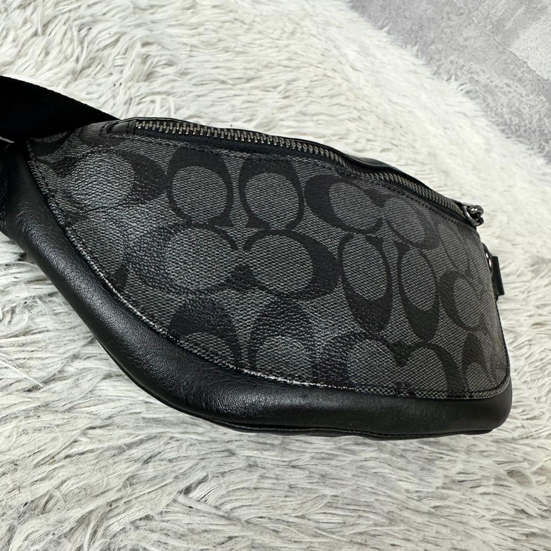 美品 コーチ PVC 2WAY ウエストバッグ シグネチャー ロゴ型押し 黒