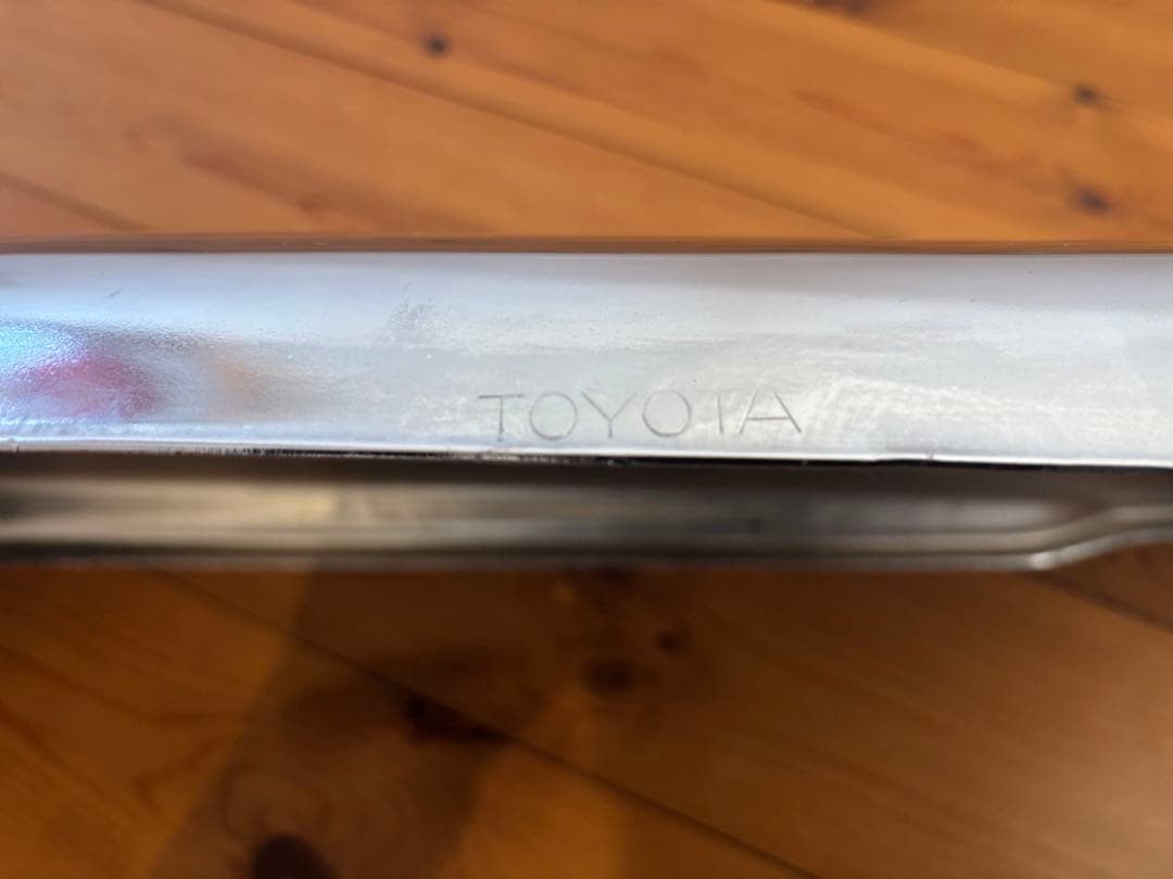 ハイラックス サーフ 185 純正 右　リア コーナー バンパー メッキ