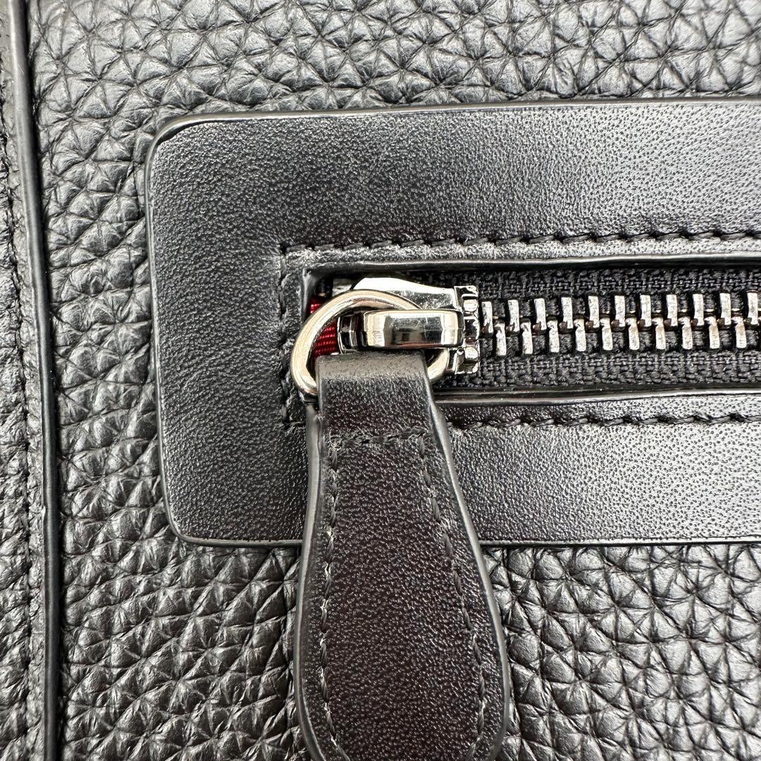 ✨極美品✨箱あり　ルブダン　セカンドバッグ　スタッズ　パネトーネ　シボ革　黒　赤