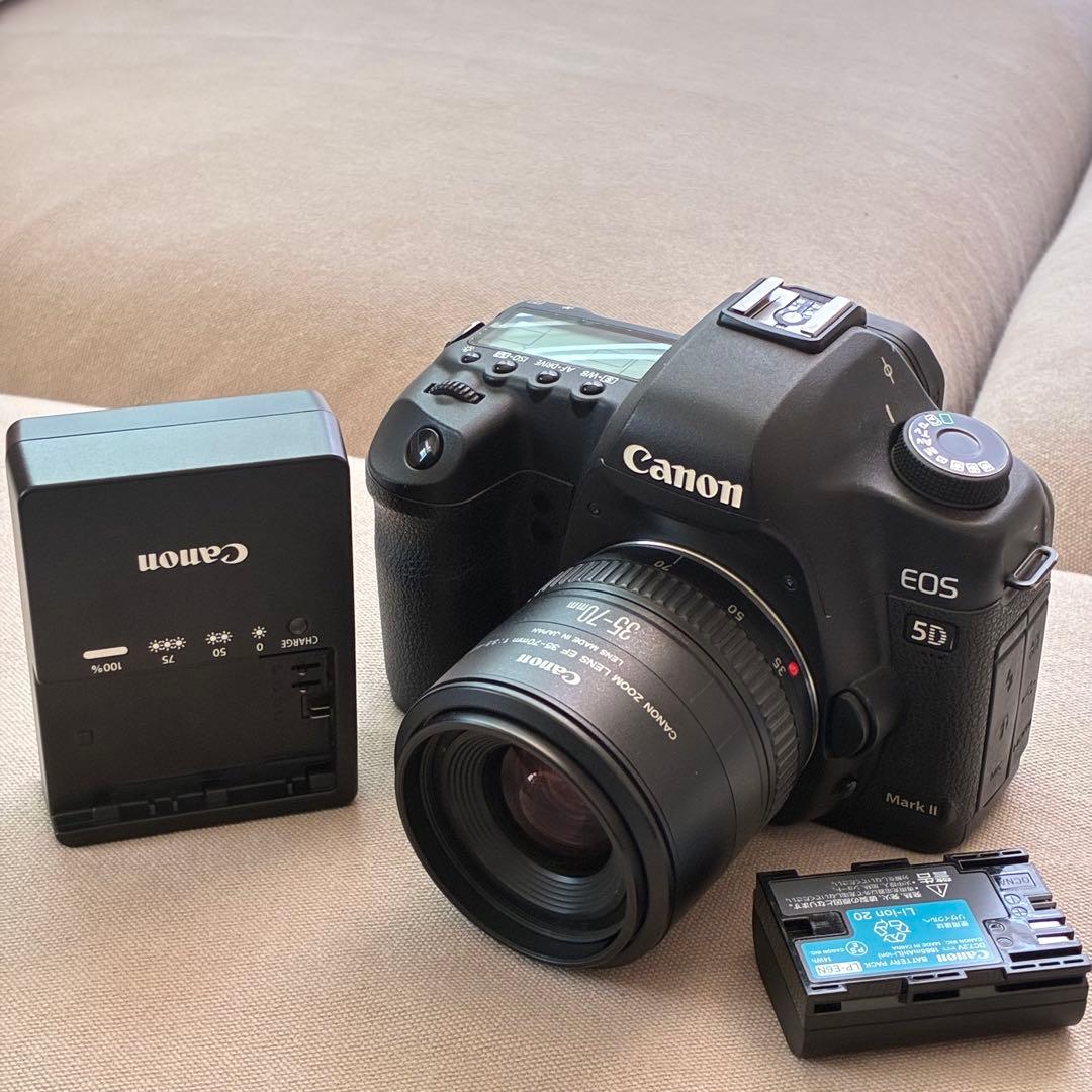 Canon EOS 5D Mark II + 35-70mmレンズ