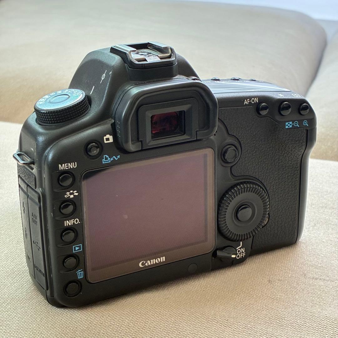 Canon EOS 5D Mark II + 35-70mmレンズ