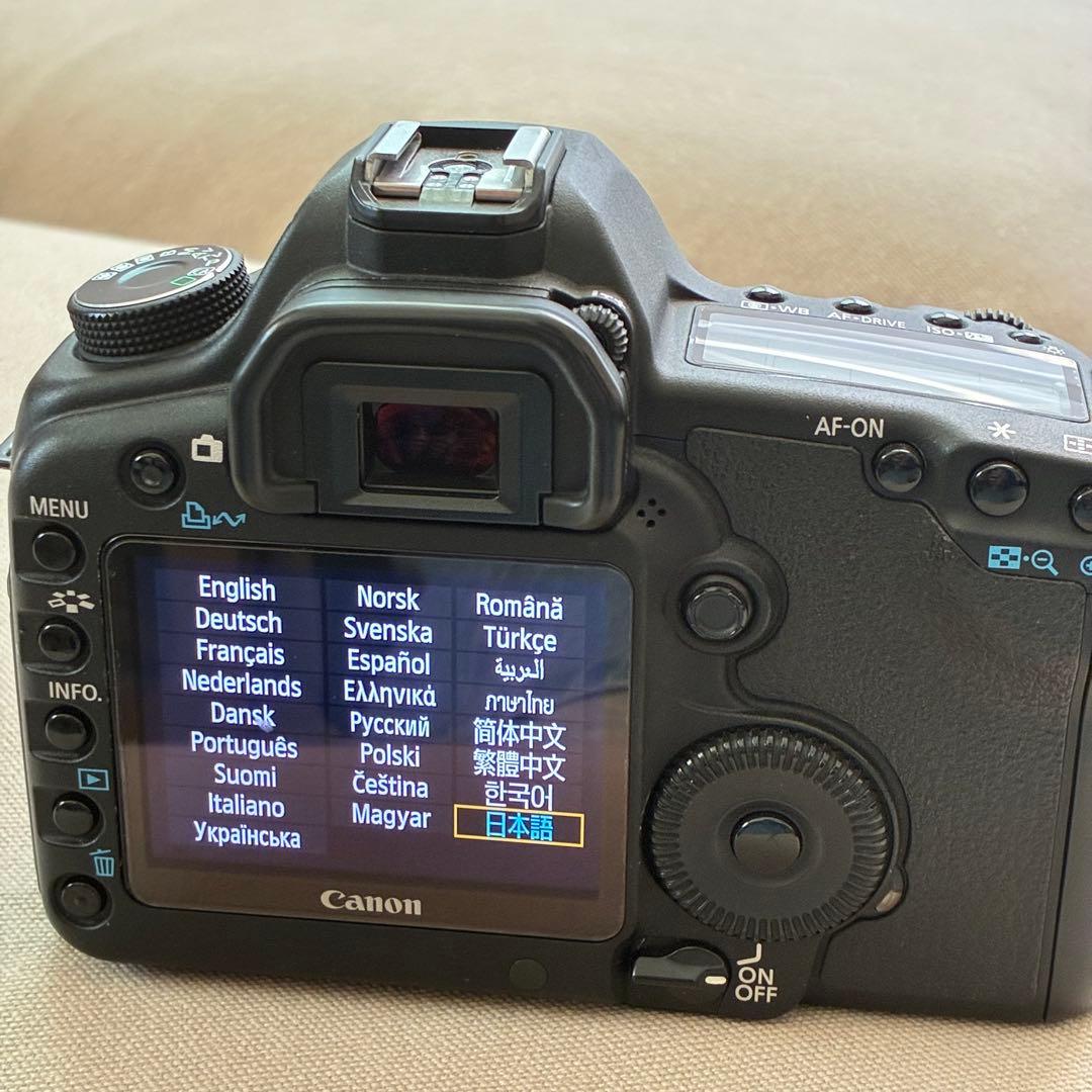 Canon EOS 5D Mark II + 35-70mmレンズ